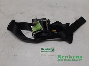 Begagnade Främre säkerhetsbälte, vänster Fiat Stilo (192A/B) 1.8 16V 3-Drs. Pris € 35,00 Marginaltabell erbjuds av Renkens Auto-Onderdelen B.V.