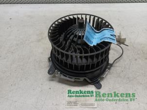 Begagnade Fläktmotor för uppvärmning och ventilation Mercedes E Combi (S210) 2.2 E-220 CDI 16V Pris € 45,00 Marginaltabell erbjuds av Renkens Auto-Onderdelen B.V.
