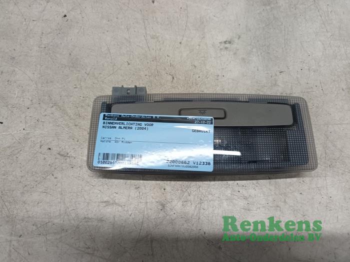 Innerbelysning, fram från en Nissan Almera (N16) 1.5 16V 2004