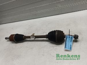 Gebruikte Aandrijfas links-voor Renault Grand Scénic III (JZ) 1.4 16V TCe 130 Prijs € 40,00 Margeregeling aangeboden door Renkens Auto-Onderdelen B.V.