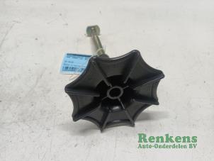 Gebruikte Ophangmechaniek reservewiel Opel Corsa D 1.3 CDTi 16V ecoFLEX Prijs € 15,00 Margeregeling aangeboden door Renkens Auto-Onderdelen B.V.
