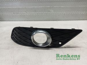 Begagnade Täcklock, dimljus, vänster Mercedes B (W245) 2.0 B-180 CDI 16V Pris € 20,00 Marginaltabell erbjuds av Renkens Auto-Onderdelen B.V.