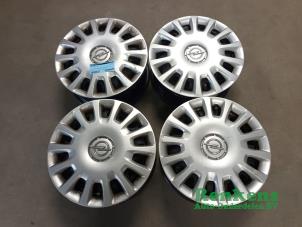 Gebruikte Velgen set Opel Corsa E 1.2 16V Prijs € 120,00 Margeregeling aangeboden door Renkens Auto-Onderdelen B.V.