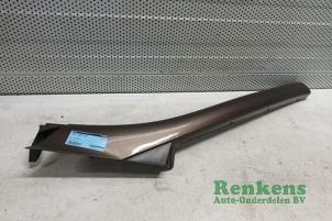 Gebruikte A-stijl Afdekkap links Renault Scénic III (JZ) 1.5 dCi 105 Prijs € 50,00 Margeregeling aangeboden door Renkens Auto-Onderdelen B.V.