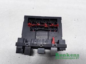 Gebruikte Boordcomputer Volkswagen Caddy III (2KA,2KH,2CA,2CH) 2.0 SDI Prijs € 50,00 Margeregeling aangeboden door Renkens Auto-Onderdelen B.V.