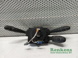Używane Przelacznik Combi kolumny kierownicy Peugeot 206+ (2L/M) 1.4 XS Cena € 70,00 Procedura marży oferowane przez Renkens Auto-Onderdelen B.V.
