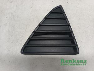 Używane Kratka zderzaka Ford Focus 3 Wagon 1.6 Ti-VCT 16V 105 Cena € 15,00 Procedura marży oferowane przez Renkens Auto-Onderdelen B.V.