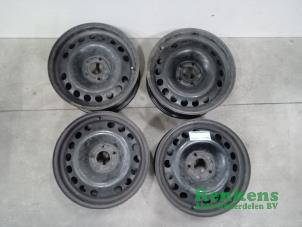 Gebruikte Velgen set Opel Astra H SW (L35) 1.7 CDTi 16V Prijs € 80,00 Margeregeling aangeboden door Renkens Auto-Onderdelen B.V.
