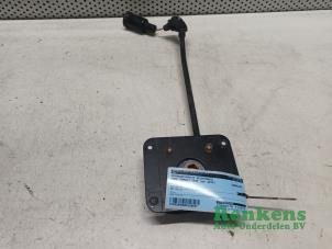 Gebruikte Ophangmechaniek reservewiel Ford Transit Courier 1.5 TDCi 75 Prijs € 50,00 Margeregeling aangeboden door Renkens Auto-Onderdelen B.V.