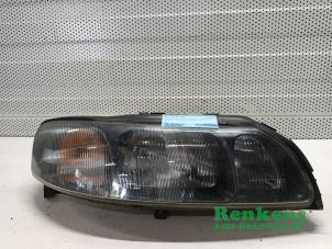 Begagnade Strålkastare, höger Volvo S60 I (RS/HV) 2.4 20V 140 Pris € 50,00 Marginaltabell erbjuds av Renkens Auto-Onderdelen B.V.