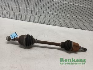 Gebruikte Steekas links-voor Ford Tourneo Courier (JU2) 1.0 Ti-VCT EcoBoost 12V Prijs € 100,00 Margeregeling aangeboden door Renkens Auto-Onderdelen B.V.