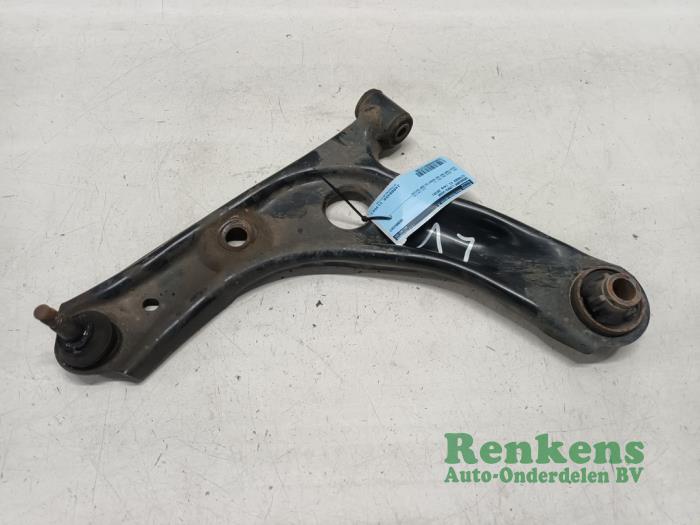 Främre gaffelben, vänster från en Citroën C1 1.0 12V VVT-i 2019