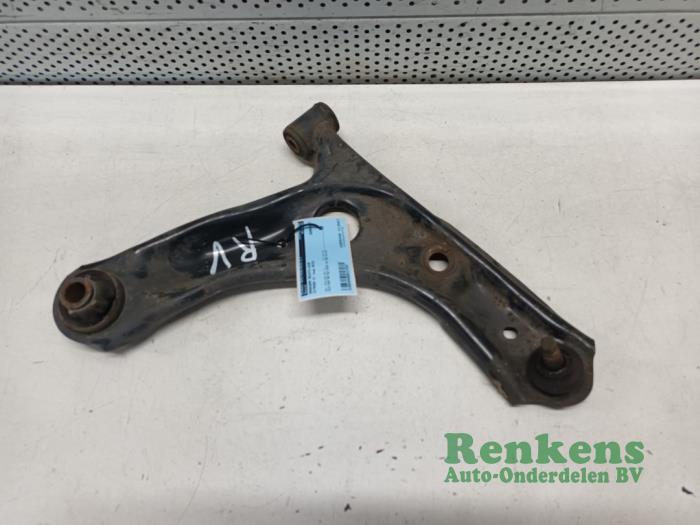 Främre gaffelben, höger från en Citroën C1 1.0 12V VVT-i 2019