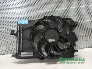 Używane Silnik wentylatora Ford Focus 3 1.0 Ti-VCT EcoBoost 12V 100 Cena € 50,00 Procedura marży oferowane przez Renkens Auto-Onderdelen B.V.