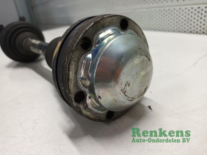 Aandrijfas links-voor van een Volkswagen Golf V (1K1) 2.0 GTI 16V FSI Turbo 2008