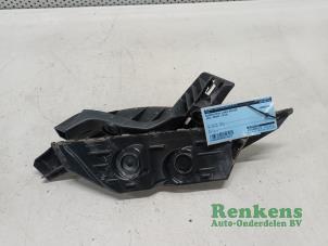 Gebruikte Bumpersteun links-achter Seat Arona (KJX) 1.0 TSI 12V Prijs € 20,00 Margeregeling aangeboden door Renkens Auto-Onderdelen B.V.