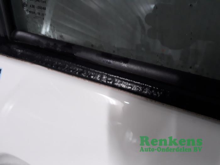 Dörr, 2-dörrars, höger från en Citroën C1 1.0 12V VVT-i 2019