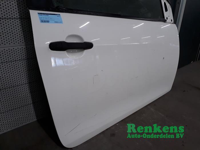 Dörr, 2-dörrars, höger från en Citroën C1 1.0 12V VVT-i 2019