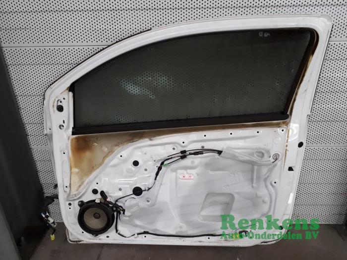 Dörr, 2-dörrars, höger från en Citroën C1 1.0 12V VVT-i 2019