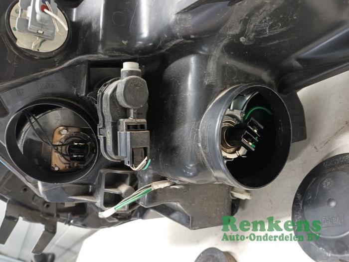 Strålkastare, höger från en Citroën C1 1.0 12V VVT-i 2019