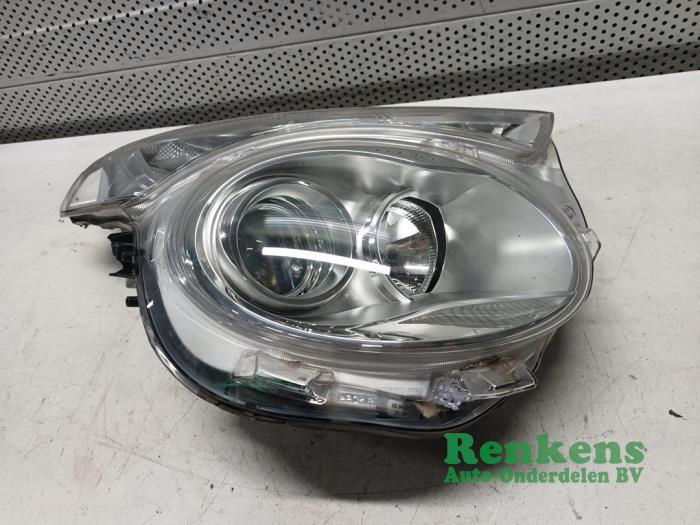 Strålkastare, höger från en Citroën C1 1.0 12V VVT-i 2019