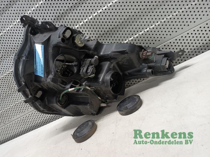 Strålkastare, höger från en Citroën C1 1.0 12V VVT-i 2019