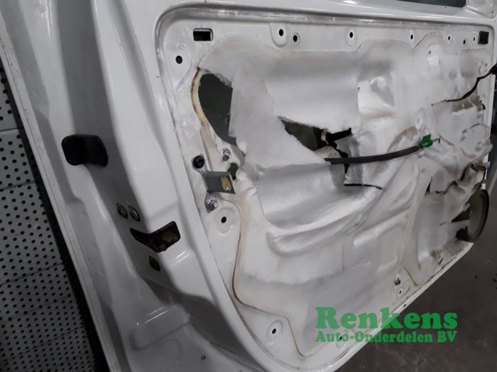 Portier 2Deurs links van een Peugeot Bipper (AA) 1.3 HDI 2012