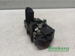 Gebruikte Deurslot Mechaniek 4Deurs links-achter Opel Meriva 1.6 16V Prijs € 30,00 Margeregeling aangeboden door Renkens Auto-Onderdelen B.V.