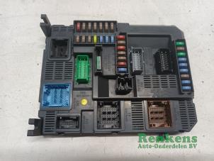 Begagnade Dator , karosskontroll (BCM) Peugeot 208 I (CA/CC/CK/CL) 1.4 HDi Pris på förfrågan erbjuds av Renkens Auto-Onderdelen B.V.