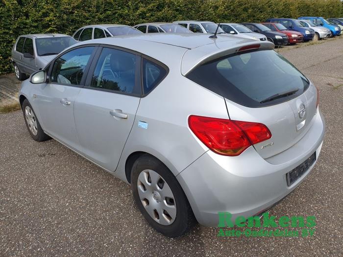 Bakdörr, 4-dörrars, vänster från en Opel Astra J (PC6/PD6/PE6/PF6) 2.0 CDTI 16V 160 Ecotec 2012