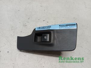 Używane Przelacznik elektrycznej szyby Opel Meriva 1.4 Turbo 16V ecoFLEX Cena € 15,00 Procedura marży oferowane przez Renkens Auto-Onderdelen B.V.