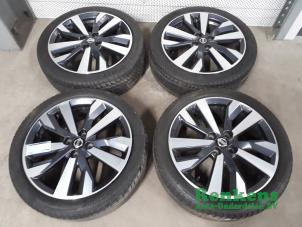 Używane Zestaw obreczy i opon Nissan Micra (K14) 0.9 IG-T 12V Cena na żądanie oferowane przez Renkens Auto-Onderdelen B.V.