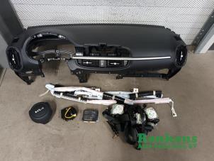 Begagnade Airbag set + instrumentbräda Kia Picanto (JA) 1.0 12V Pris på förfrågan erbjuds av Renkens Auto-Onderdelen B.V.