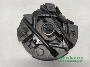 Begagnade Verktygssats Ford Focus 3 Wagon 1.0 Ti-VCT EcoBoost 12V 125 Pris € 25,00 Marginaltabell erbjuds av Renkens Auto-Onderdelen B.V.