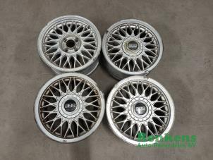 Gebruikte Velgen set Volkswagen Golf III Cabrio (1E) 1.8 Prijs op aanvraag aangeboden door Renkens Auto-Onderdelen B.V.