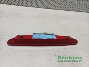 Begagnade Tredje bromsljus Renault Laguna II (BG) 1.6 16V Pris € 30,00 Marginaltabell erbjuds av Renkens Auto-Onderdelen B.V.