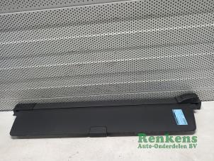 Gebruikte Dekzeil Bagageruimte Opel Insignia Sports Tourer 2.0 Turbo 16V 4x4 Ecotec Prijs € 100,00 Margeregeling aangeboden door Renkens Auto-Onderdelen B.V.