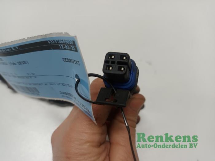 Lambda Sonde van een Opel Insignia Sports Tourer 2.0 Turbo 16V 4x4 Ecotec 2010