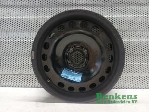 Gebruikte Velg Opel Corsa E 1.0 SIDI Turbo 12V Prijs € 25,00 Margeregeling aangeboden door Renkens Auto-Onderdelen B.V.