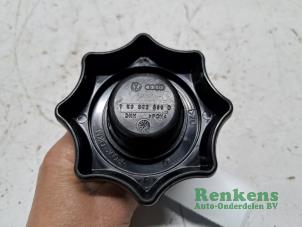 Gebruikte Ophangmechaniek reservewiel Volkswagen Golf VII Variant (AUVV) 1.4 TSI 16V Prijs € 15,00 Margeregeling aangeboden door Renkens Auto-Onderdelen B.V.