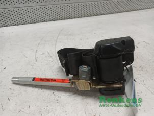 Begagnade Främre säkerhetsbälte, vänster Saab 9-3 I (YS3D) 2.0t 16V Pris på förfrågan erbjuds av Renkens Auto-Onderdelen B.V.