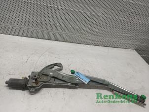 Gebruikte Ruitmechaniek 4Deurs rechts-voor Saab 9-3 I (YS3D) 2.0t 16V Prijs € 35,00 Margeregeling aangeboden door Renkens Auto-Onderdelen B.V.