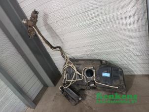 Gebruikte Tank Volkswagen Touran (5T1) 1.2 TSI Prijs op aanvraag aangeboden door Renkens Auto-Onderdelen B.V.