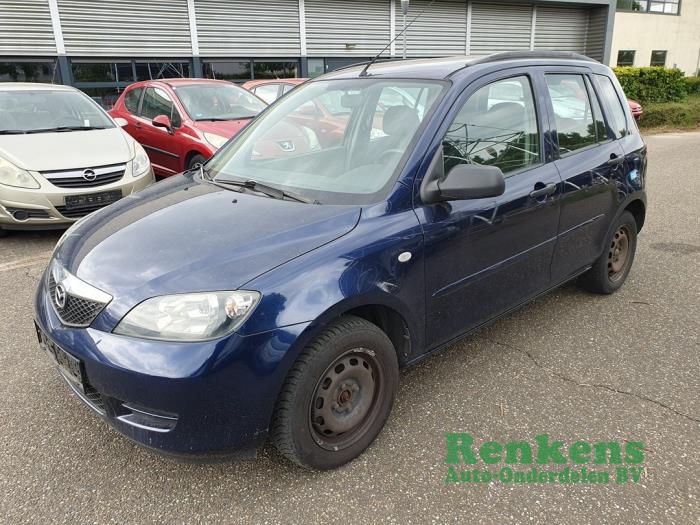Framskärm, vänster från en Mazda 2 (NB/NC/ND/NE) 1.25 16V 2004
