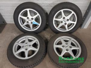 Gebruikte Velgen set + winterbanden Fiat 500 (312) 1.2 Prijs op aanvraag aangeboden door Renkens Auto-Onderdelen B.V.