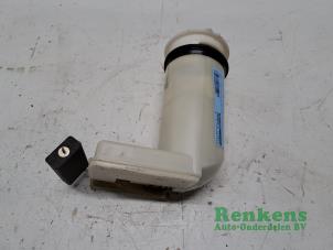 Gebruikte Benzinepomp Citroen Saxo 1.1i X,SX Prijs € 45,00 Margeregeling aangeboden door Renkens Auto-Onderdelen B.V.