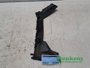 Gebruikte Bumpersteun rechts-achter Ford Fiesta 6 (JA8) 1.0 EcoBoost 12V 100 Prijs € 15,00 Margeregeling aangeboden door Renkens Auto-Onderdelen B.V.