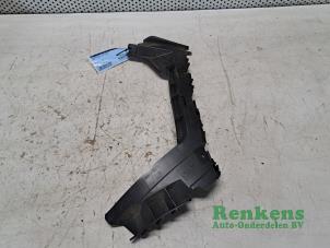 Gebruikte Bumpersteun links-achter Ford Fiesta 6 (JA8) 1.0 EcoBoost 12V 100 Prijs € 15,00 Margeregeling aangeboden door Renkens Auto-Onderdelen B.V.