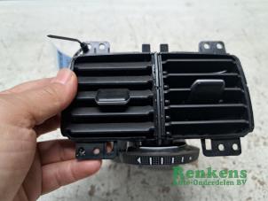 Gebruikte Luchtrooster achter Volkswagen Golf VII (AUA) 2.0 GTI 16V Performance Package Prijs € 25,00 Margeregeling aangeboden door Renkens Auto-Onderdelen B.V.