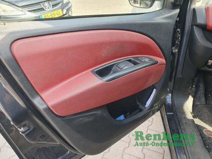 Klädsel, uppsättning (komplett) från en Fiat Doblo Cargo (263) 1.6 D Multijet 2012